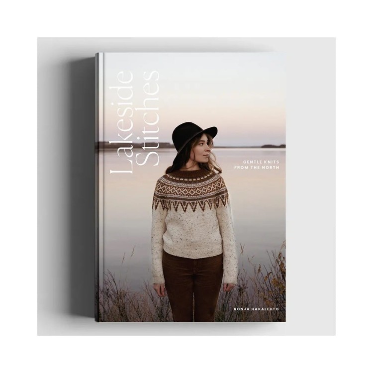 Książka Lakeside Stitches – Gentle Knits from the North, Ronja Hakalehto (Cozy Publishing)