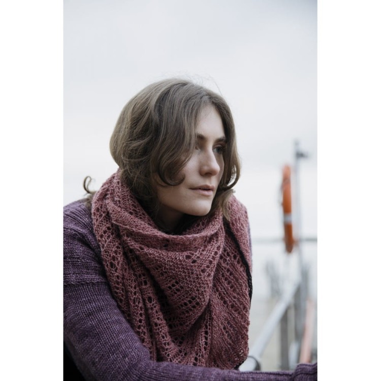 Książka Soothing Stitches: Knits for a Quiet Mind, Pauliina Kuunsola (Laine Publishing)