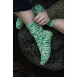 Książka Soothing Stitches: Knits for a Quiet Mind, Pauliina Kuunsola (Laine Publishing)