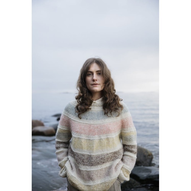 Książka Soothing Stitches: Knits for a Quiet Mind, Pauliina Kuunsola (Laine Publishing)