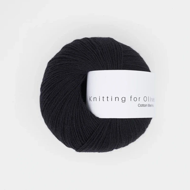 Cotton_Merino_-_Licorice_800x.webp