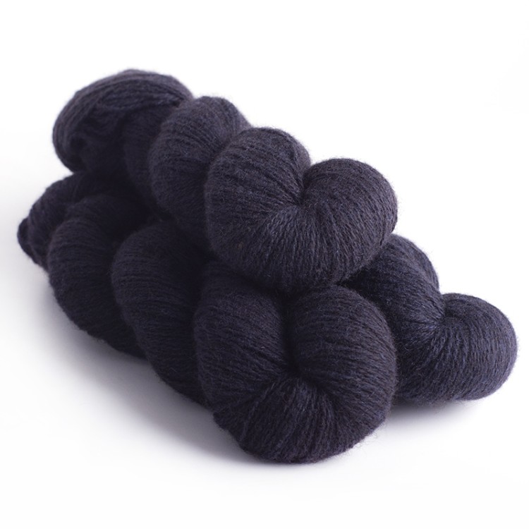06_mYak_Skein_Midnight Blue_lace.jpg
