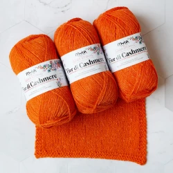 09_mYak-Fior-di-Cashmere_Orange-Rush_02_Q.webp