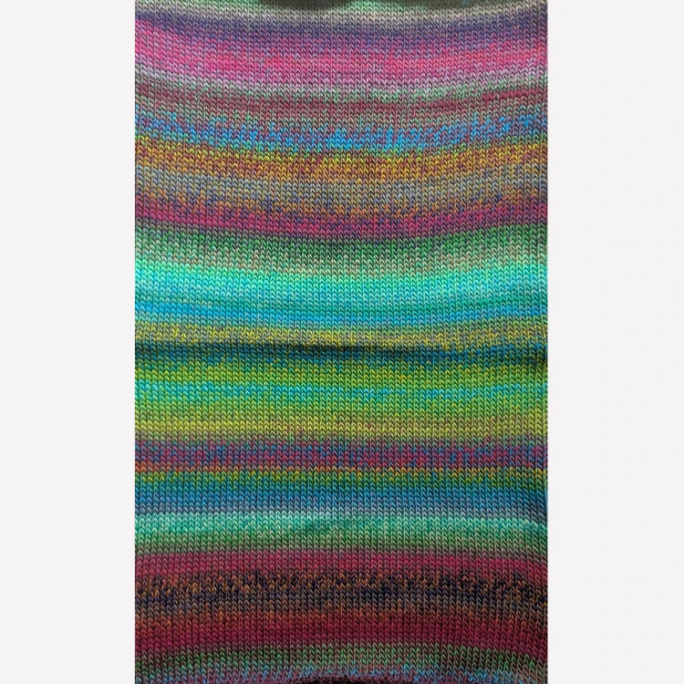 Color Crush Kremke 103 Touch Grass - kolorowa włóczka merino