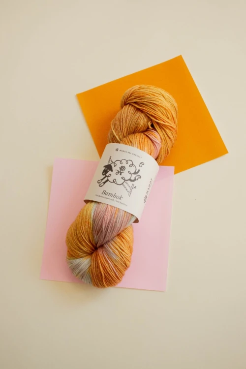 Włóczka Bambok Manos del Uruguay kolor Nectar - ręcznie farbowane merino z bambusem, motek 100 g.jpg