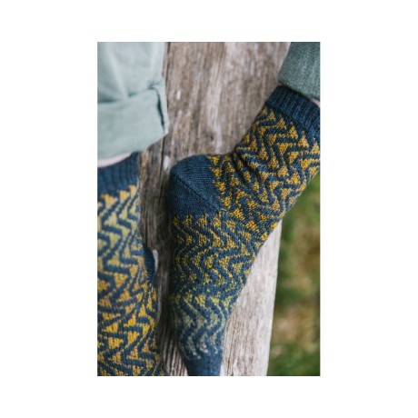 Przejdź do produktu Książka Grand Shetland Adventure Knits, Mary Jane Mucklestone, Gudrun Johnston (Laine Publishing)