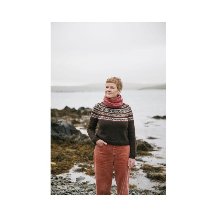 Książka Grand Shetland Adventure Knits, Mary Jane Mucklestone, Gudrun Johnston (Laine Publishing)