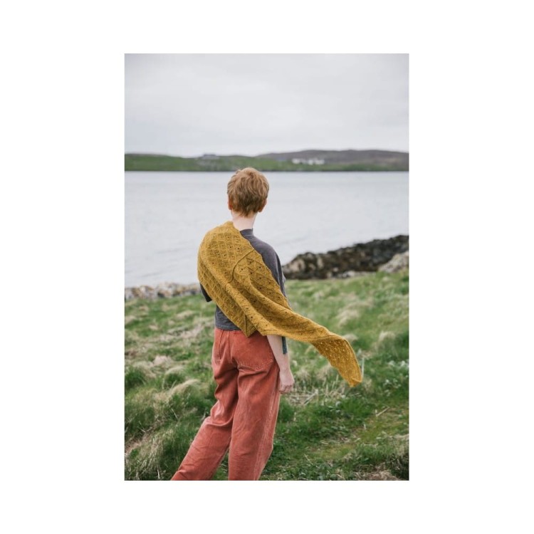 Książka Grand Shetland Adventure Knits, Mary Jane Mucklestone, Gudrun Johnston (Laine Publishing)