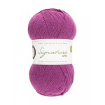 Włóczka Signature 4ply 0735 Blackcurrant Bomb (West Yorkshire Spinneers)